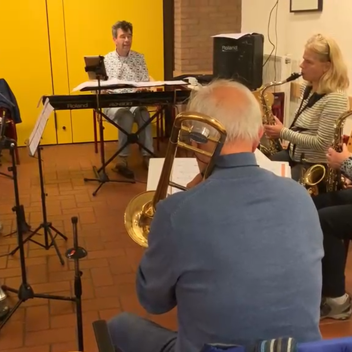 Uniek blaasorkest speelt live muziek in De Broodwinkel
